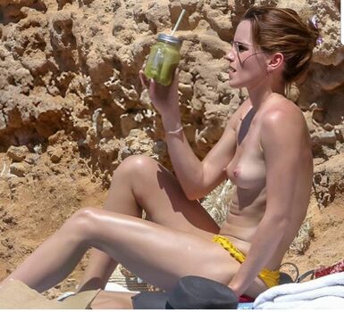 Enma Watson Leaked Nude OnlyFans (Photo 4)