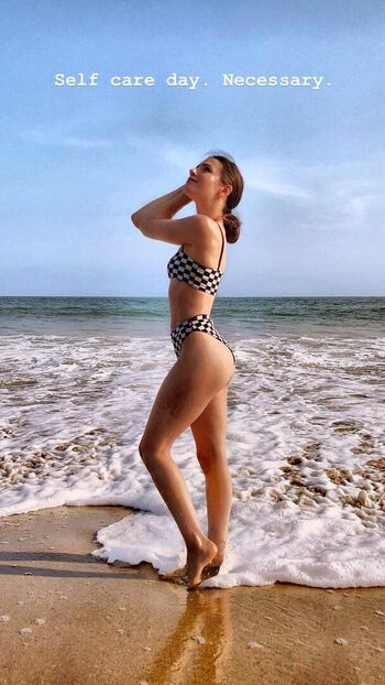 Erin Sanders Leaked Nude OnlyFans (Photo 3)