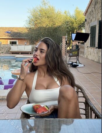 Esra Algac Leaked Nude OnlyFans (Photo 7)
