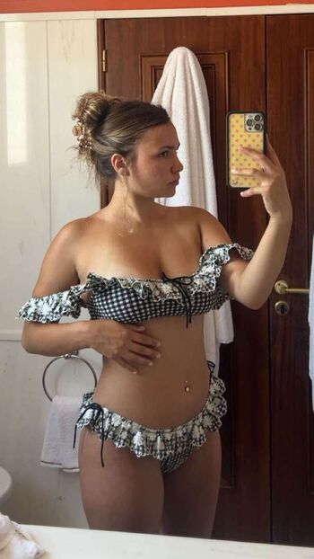 Ester Dobrik Leaked Nude OnlyFans (Photo 33)