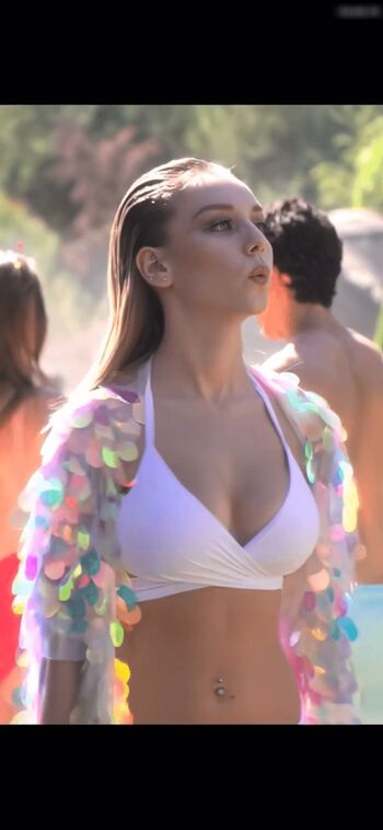 Ester Expósito Leaked Nude OnlyFans (Photo 114)