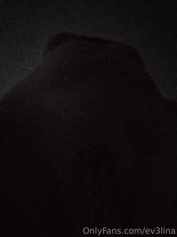 ev3lina Leaked Nude OnlyFans (Photo 26)