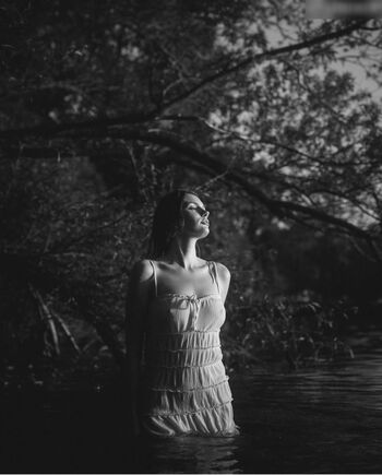 Eva Bloss Leaked Nude OnlyFans (Photo 2)