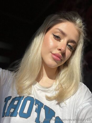 Evaholiday69 Leaked Nude OnlyFans (Photo 41)