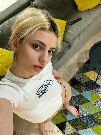 evelinalittledemon Leaked Nude OnlyFans (Photo 28)