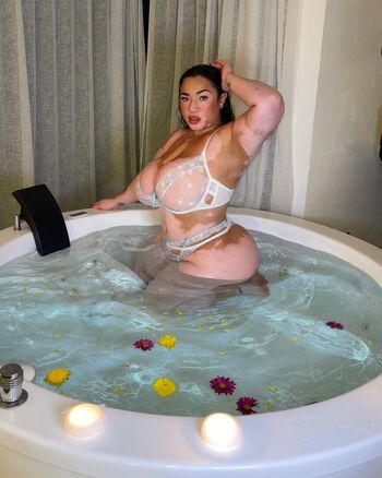 Evie_spice