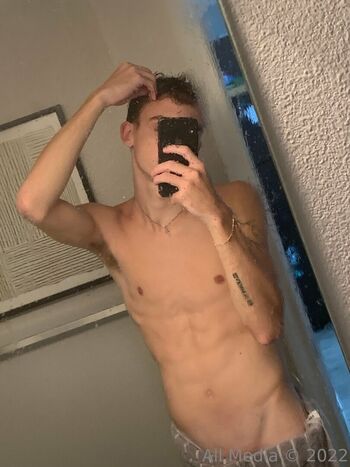 exclusivehuddy Leaked Nude OnlyFans (Photo 3)