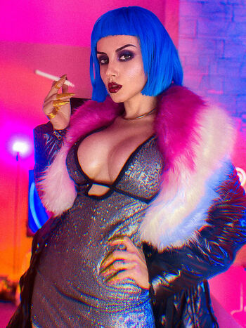 Ezy Summers Cosplay