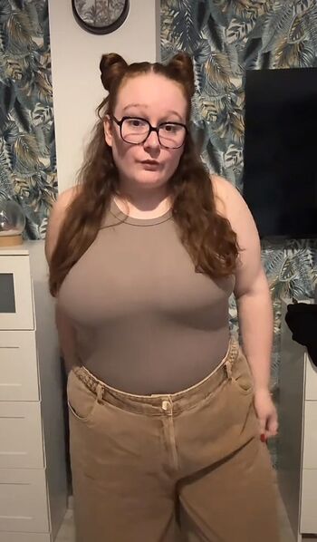 Fannyjhsz Leaked Nude OnlyFans (Photo 9)