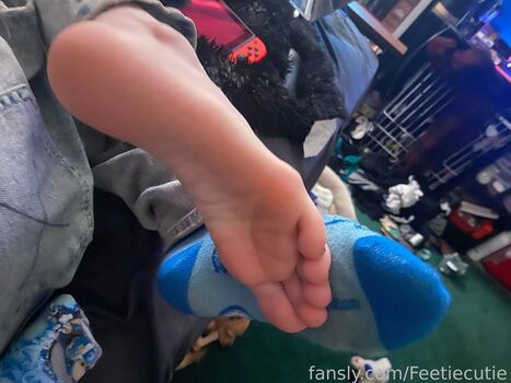 Feetiecutie