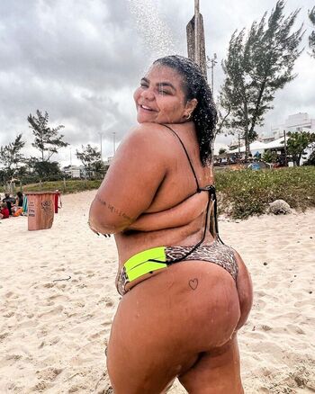 Flora Cruz
