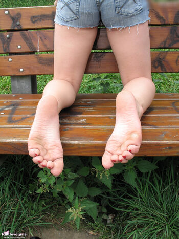 Footlovegirls