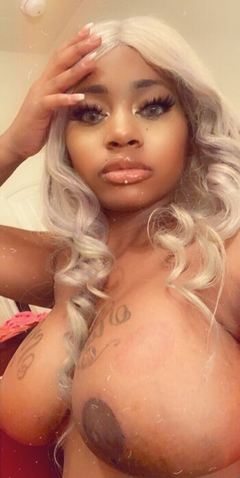 foreignrenaa Leaked Nude OnlyFans (Photo 29)