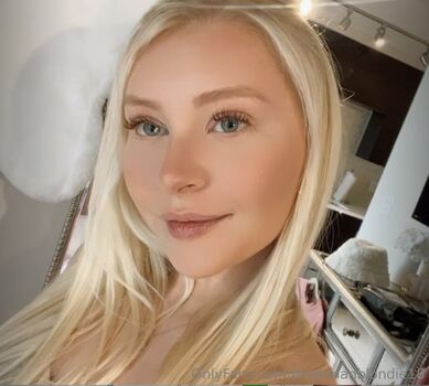 freshmanblondie18