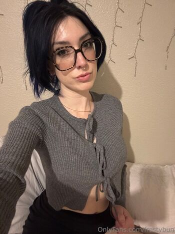 frostybun Leaked Nude OnlyFans (Photo 3)