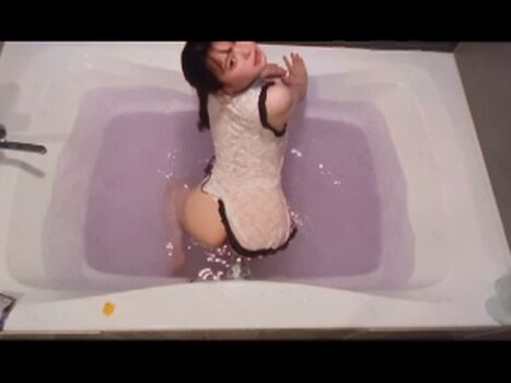 fuwafuwafuwa000 Leaked Nude OnlyFans (Photo 2)