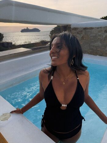 Gabriella Bell Leaked Nude OnlyFans (Photo 2)