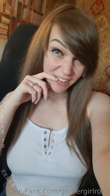 GamerGirlRoxy Leaked Nude OnlyFans (Photo 3)