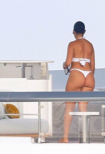 Georgina Ronaldo Leaked Nude OnlyFans (Photo 4)
