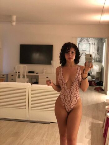 Glizzy Gladiator Leaked Nude OnlyFans (Photo 2)