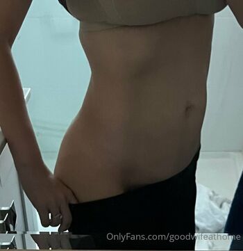 goodwifeathome Leaked Nude OnlyFans (Photo 2)