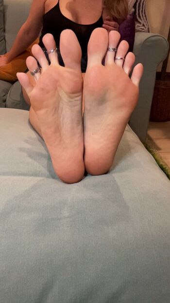 Gorgeouslongtoes Leaked Nude OnlyFans (Photo 6)