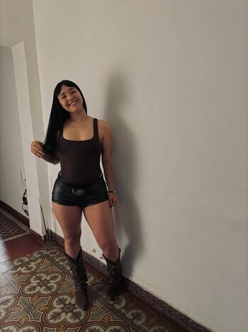 Gostosas De Mini Short Leaked Nude OnlyFans (Photo 12)