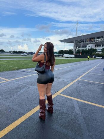 Gostosas De Mini Short Leaked Nude OnlyFans (Photo 18)