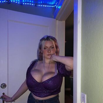 Grace Kivlin Leaked Nude OnlyFans (Photo 9)