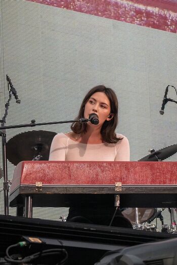 Gracie Abrams Leaked Nude OnlyFans (Photo 85)