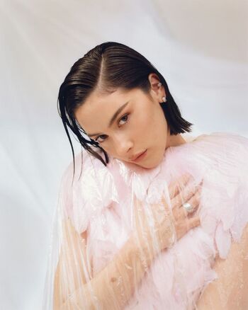 Gracie Abrams Leaked Nude OnlyFans (Photo 150)