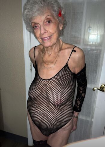 Grandma Linda Lindahope1939 Lucy-cutest Leaked Nude OnlyFans (Photo 2)