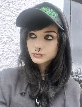Graveyardbaby008 Leaked Nude OnlyFans (Photo 6)