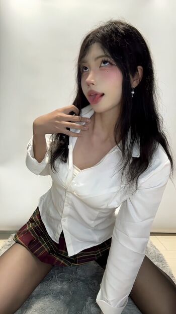guobao200202 Leaked Nude OnlyFans (Photo 7)