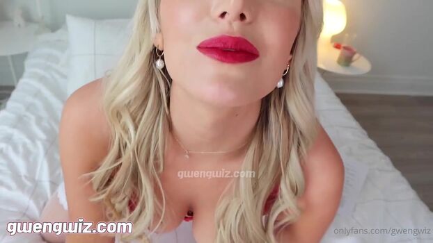 Gwen Gwiz Leaked Nude OnlyFans (Photo 18)