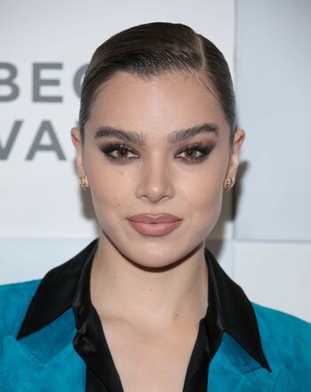 Hailee Steinfeld