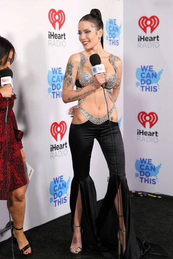 Halsey Leaked Nude OnlyFans (Photo 294)