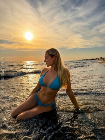 Hannaahlenii Leaked Nude OnlyFans (Photo 2)
