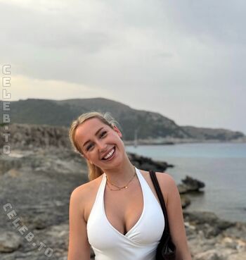 Hannaahlenii Leaked Nude OnlyFans (Photo 5)