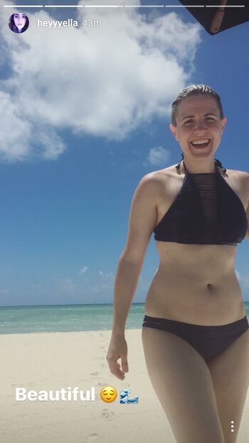 Hannah Hart Leaked Nude OnlyFans (Photo 16)