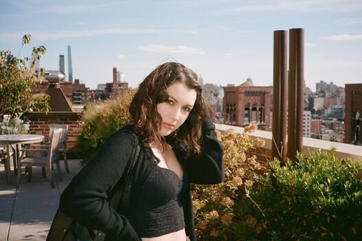 Hannah Marks Leaked Nude OnlyFans (Photo 1)