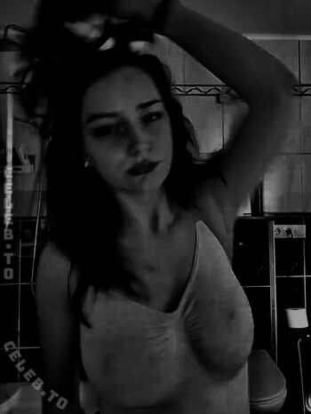 hannahluisienne Leaked Nude OnlyFans (Photo 3)