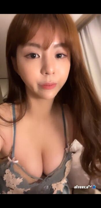 Hanny2727 로즈쨈 Leaked Nude OnlyFans (Photo 8)