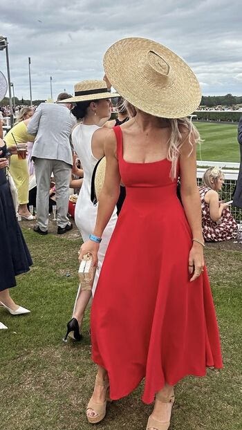 Helen Skelton