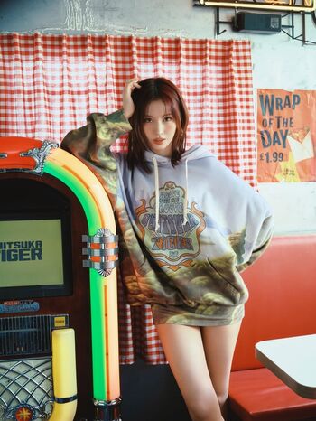 Hirai Momo Leaked Nude OnlyFans (Photo 28)