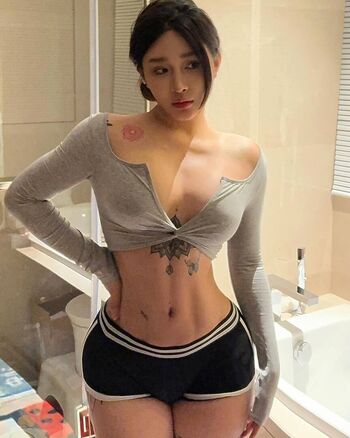 Hitomi Songyuxin