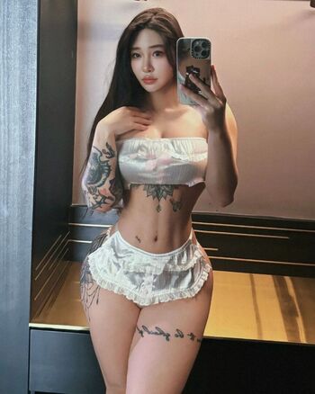 Hitomi Songyuxin Leaked Nude OnlyFans (Photo 220)