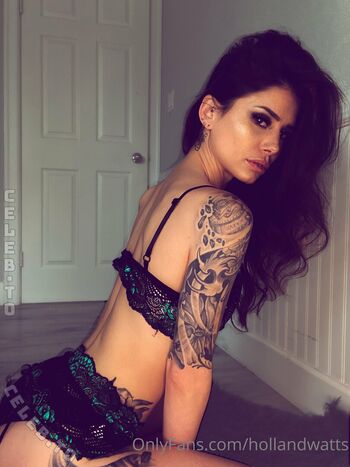 Holland Watts Leaked Nude OnlyFans (Photo 8)