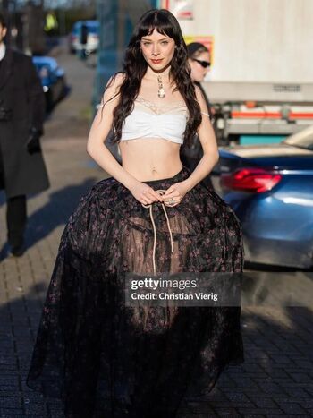 Holly Humberstone Leaked Nude OnlyFans (Photo 2)