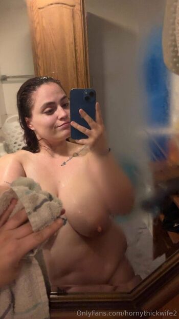 hornythickwife2